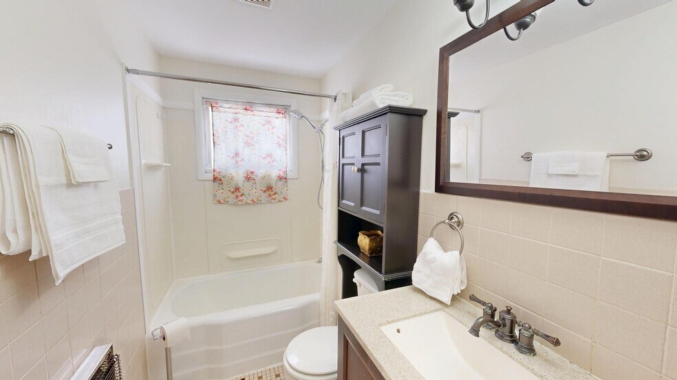 More Photos Of S5539 Us Hwy 14, Viroqua Hotel For Sale