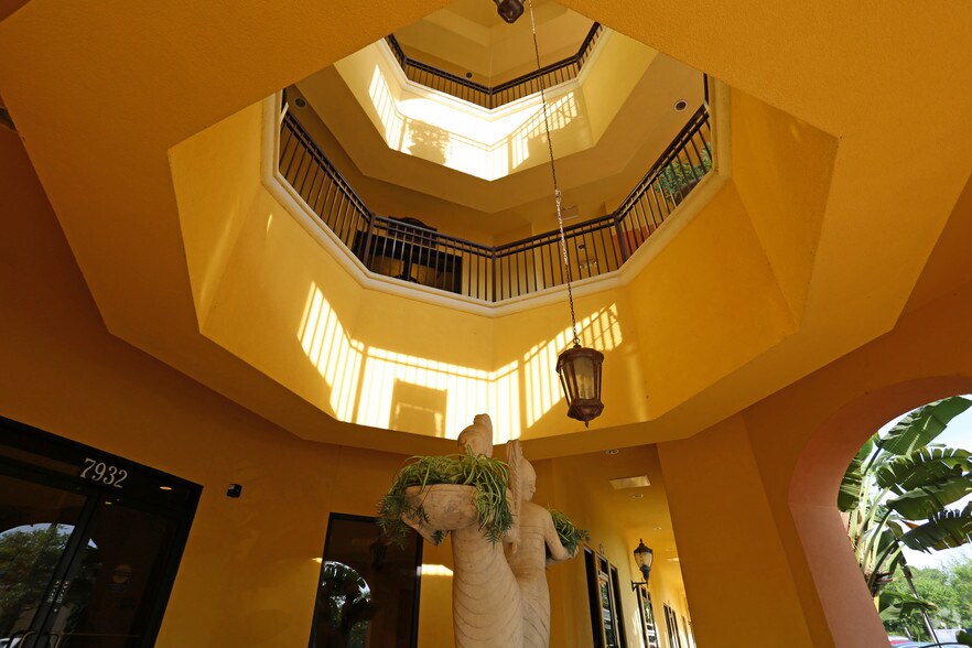 More Photos Of 7932 W Sand Lake Rd, Orlando Office For Sale