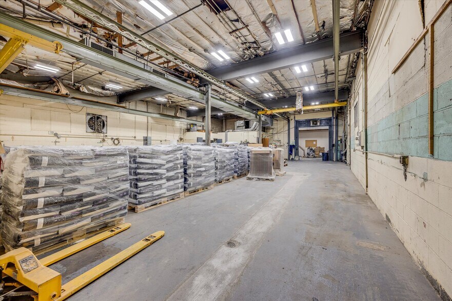 More Photos Of 16-20 Main Ave, Wallington Industrial For Sale