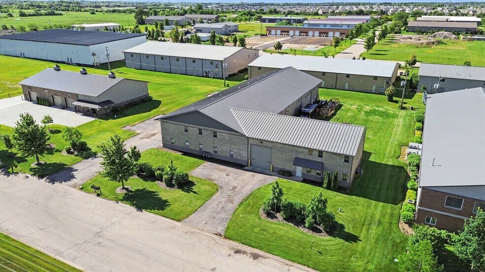 More Photos Of 12531 W Horseshoe Dr, New Lenox Warehouse For Sale
