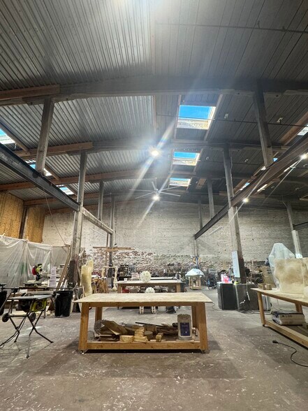 More Photos Of 503 N Broad St, Bainbridge Light Manufacturing For Lease