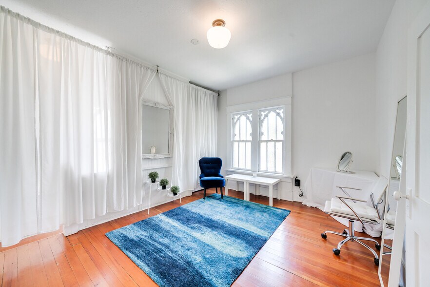 More Photos Of 4908 York Blvd, Los Angeles Lodge Meeting Hall For Lease