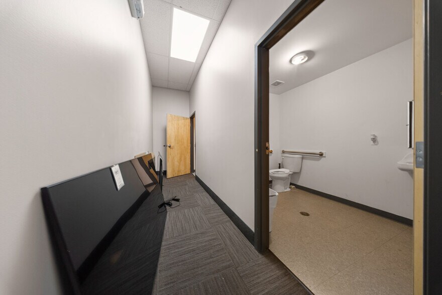 More Photos Of 1812 S Business 54, Eldon Bank For Sale