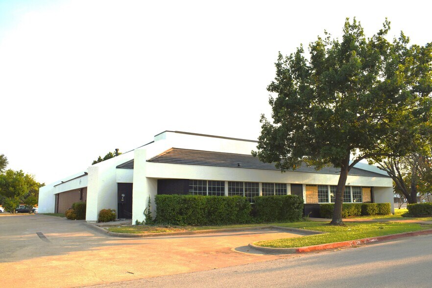 More Photos Of 1702-1736 E Belt Line Rd, Richardson Unknown For Lease