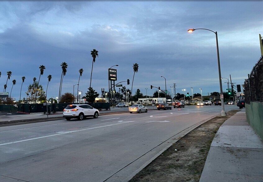 More Photos Of 3355 E Colorado Blvd, Pasadena Warehouse For Sale