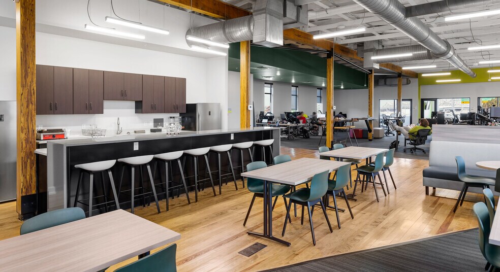 More Photos Of 552 E Market St, Louisville Office For Lease