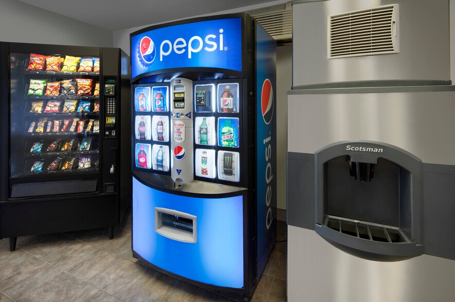 More Photos Of 1564 E Main St, Woodland Hotel For Sale