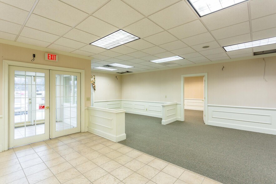 More Photos Of 9972 Spotswood Trl, Mcgaheysville Bank For Lease