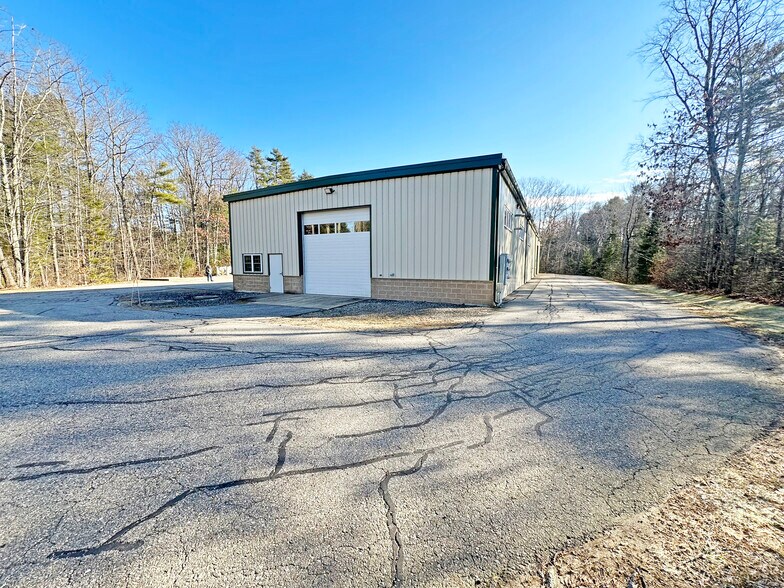 More Photos Of 1641 Portland Rd, Arundel Warehouse For Lease