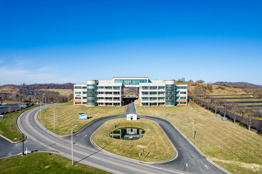 More Photos Of 5000 NASA Blvd, Fairmont Office For Lease