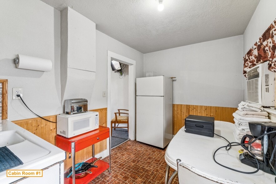 More Photos Of 110 Washington St, Huntington Hospitality For Sale