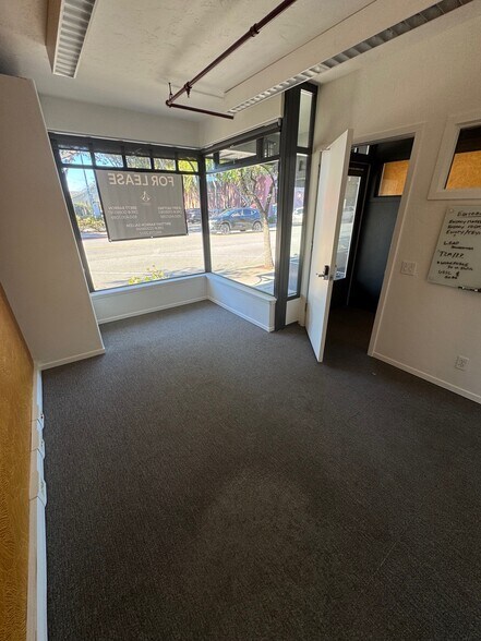 More Photos Of 637 Main St, Half Moon Bay Office For Lease