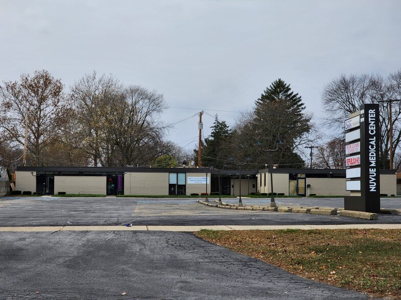 Primary Photo Of 16975-16991 Farmington Rd, Livonia Medical For Lease