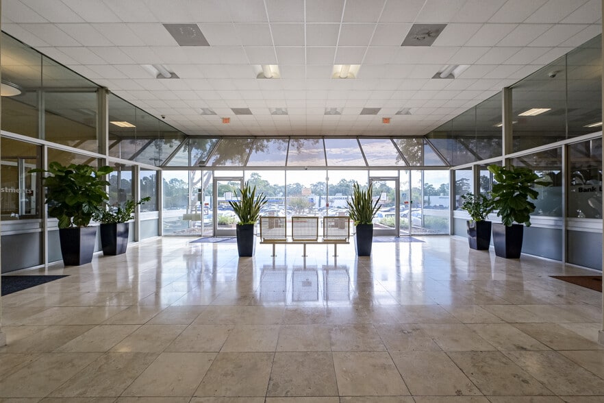 More Photos Of 5625 Cypress Creek Pky, Houston Office For Sale