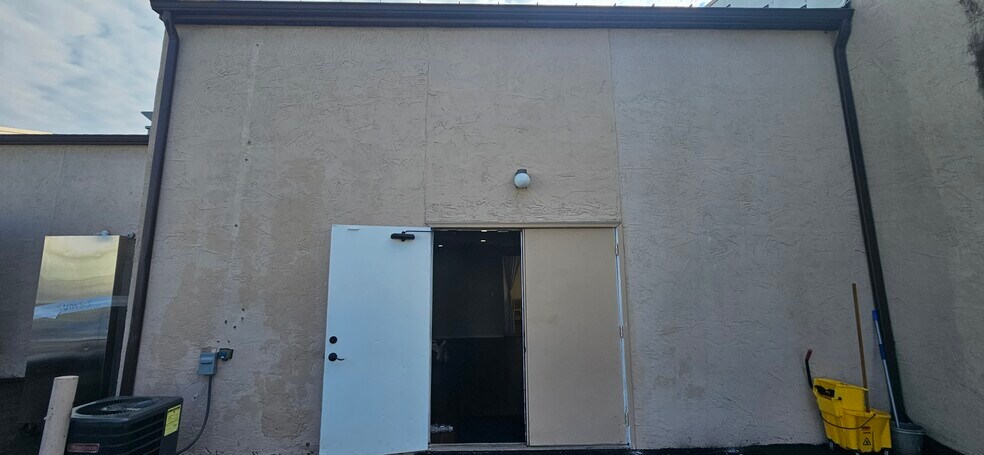 More Photos Of 2620-2630 Billingsley Rd, Columbus Light Distribution For Lease
