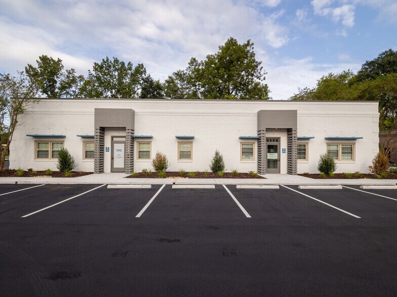 More Photos Of 133 E 1st North St, Summerville Unknown For Lease