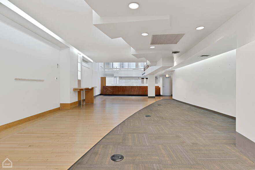 More Photos Of 1309-1311 E 57th St, Chicago Office For Lease