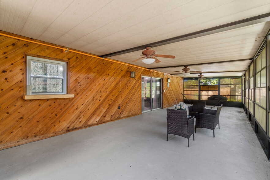 More Photos Of 207 W Wheeler Rd, Seffner Assisted Living For Sale