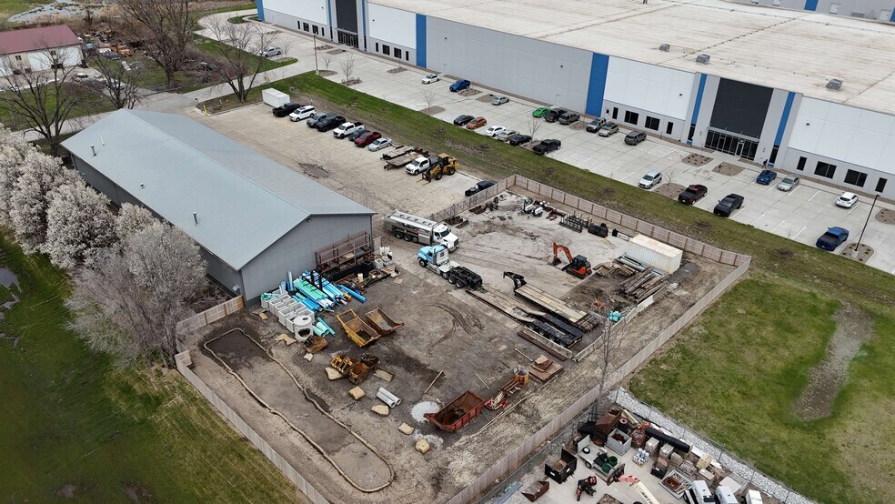 More Photos Of 773 NE 47th Pl, Des Moines Warehouse For Sale