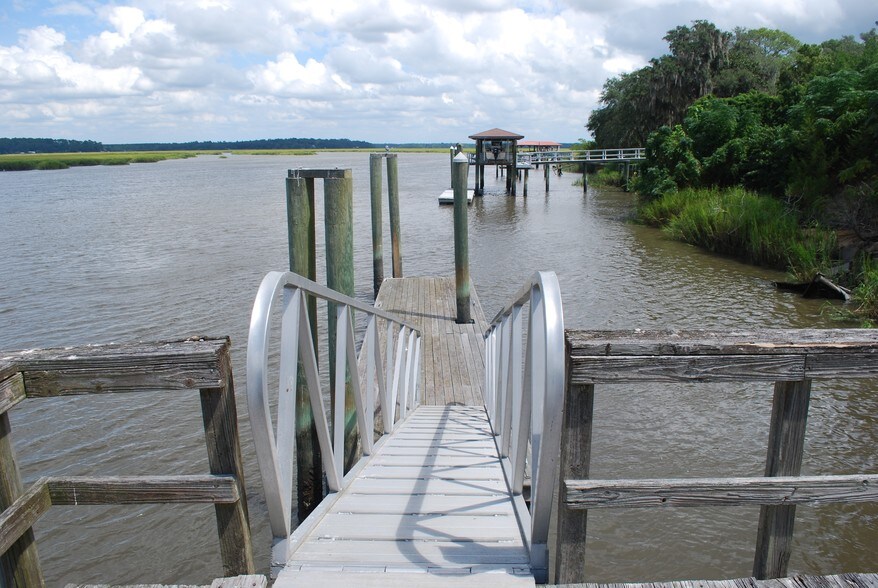 More Photos Of 1224 Buccaneer Club Rd NE, Townsend General Retail For Sale