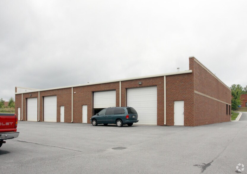 More Photos Of 5010 B U Bowman Dr, Buford Flex For Lease