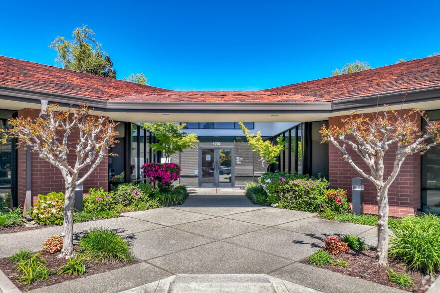More Photos Of 1700 Eureka Rd, Roseville Office For Sale