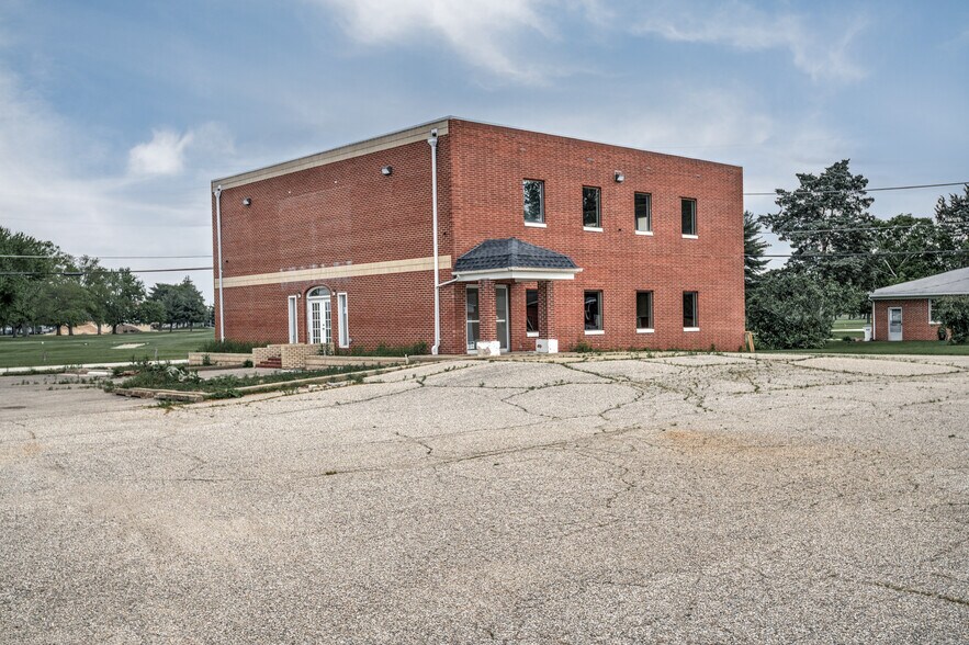 More Photos Of 3900 S 7th St, Terre Haute Office For Sale