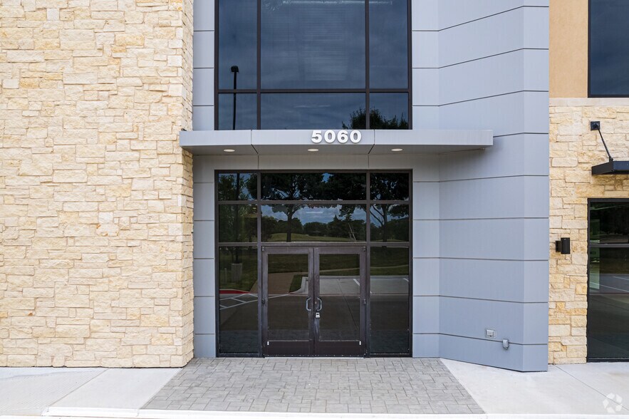 More Photos Of 5060 Tennyson Pky, Plano Medical For Sale