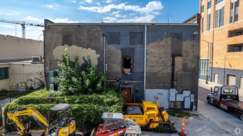 More Photos Of 345 W Commerce St, San Antonio Storefront Retail Office For Sale