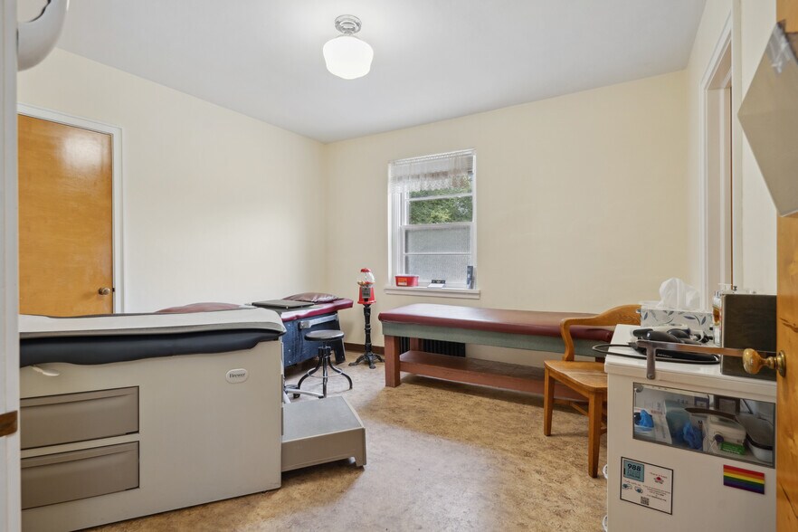 More Photos Of 107 E Madison St, Mount Pleasant Healthcare For Sale