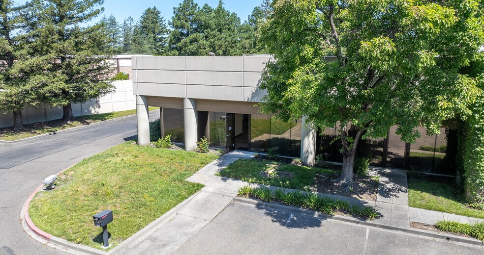 More Photos Of 6145-6167 State Farm Dr, Rohnert Park Research And Development For Lease