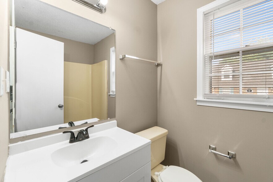More Photos Of 279B Harrier ct, Clarksville Apartments For Sale