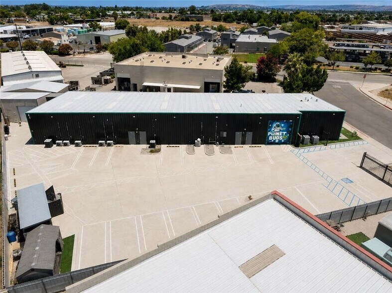 More Photos Of 959 Enterprise Ave, San Jacinto Service For Sale