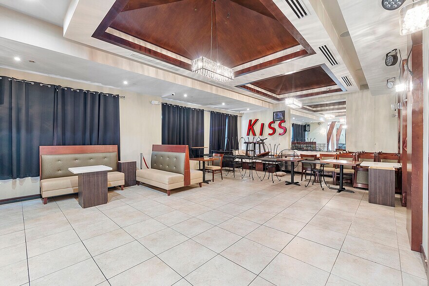 More Photos Of 401 W Atlantic Ave, Delray Beach Storefront Retail Office For Lease