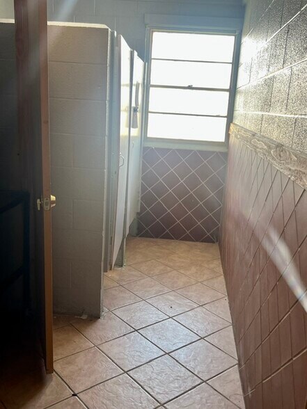 More Photos Of 6226 US-180 Hwy, Snyder Specialty For Sale