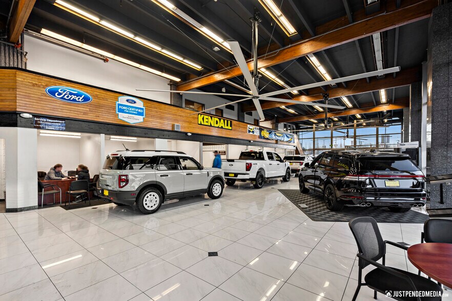 More Photos Of 1950 Gambell St, Anchorage Warehouse For Lease