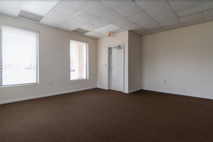 More Photos Of 6408 Brookstone Ln, Fayetteville Medical For Lease