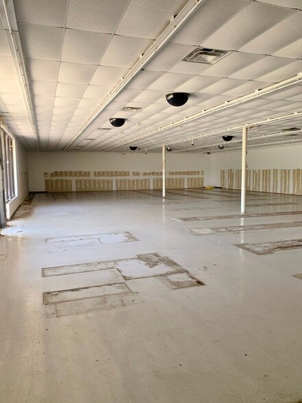 More Photos Of 720 N Main St, Noble Daycare Center For Lease