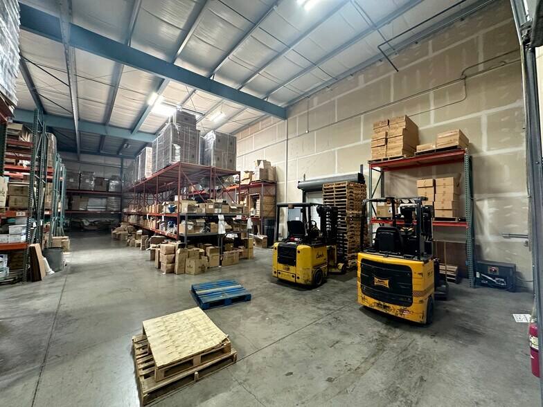 More Photos Of 8685 Portland Rd NE, Salem Industrial For Lease