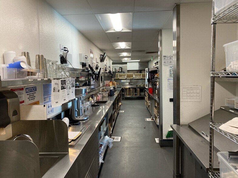More Photos Of 9700 State Route 14, Streetsboro Freestanding For Lease