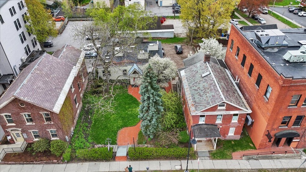 More Photos Of 87 College st, Burlington Office For Sale