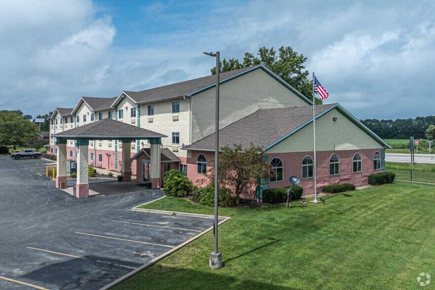Primary Photo Of 2285 Washington St, Galesburg Hotel For Sale
