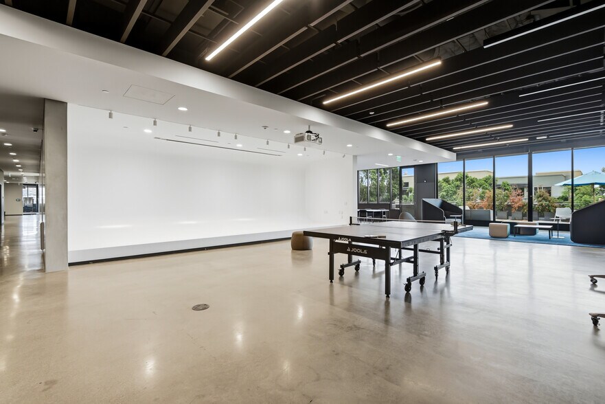 More Photos Of 33 S Fair Oaks Ave, Pasadena Office For Sale