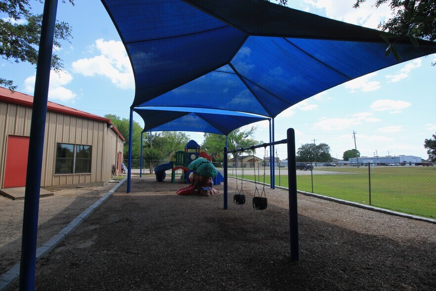 More Photos Of 3421 E Walnut St, Pearland Daycare Center For Sale