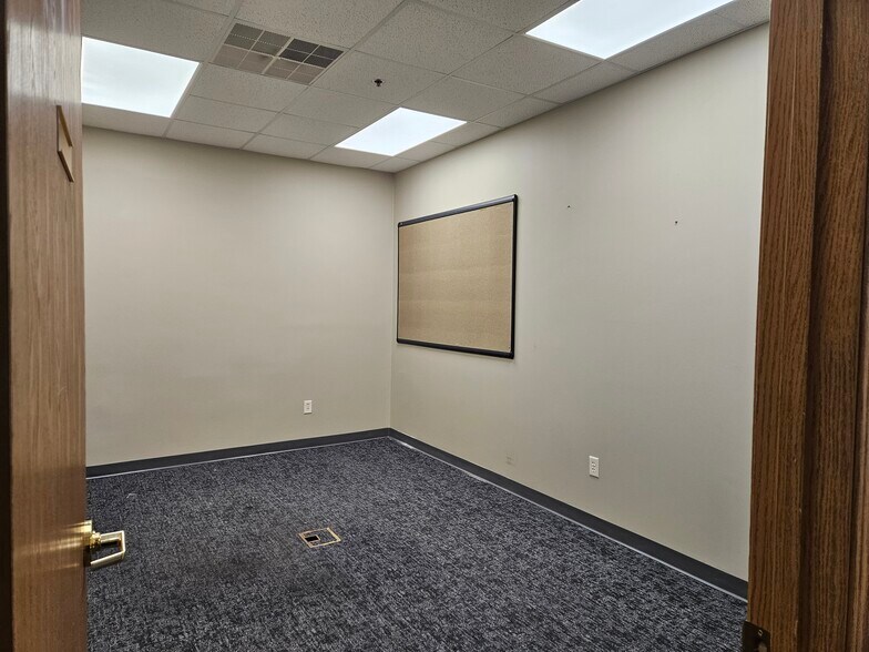 More Photos Of 6200 State St, Saginaw Office For Lease