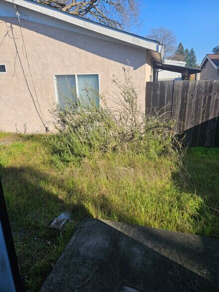 More Photos Of 849 Gravenstein Ave, Sebastopol General Retail For Lease