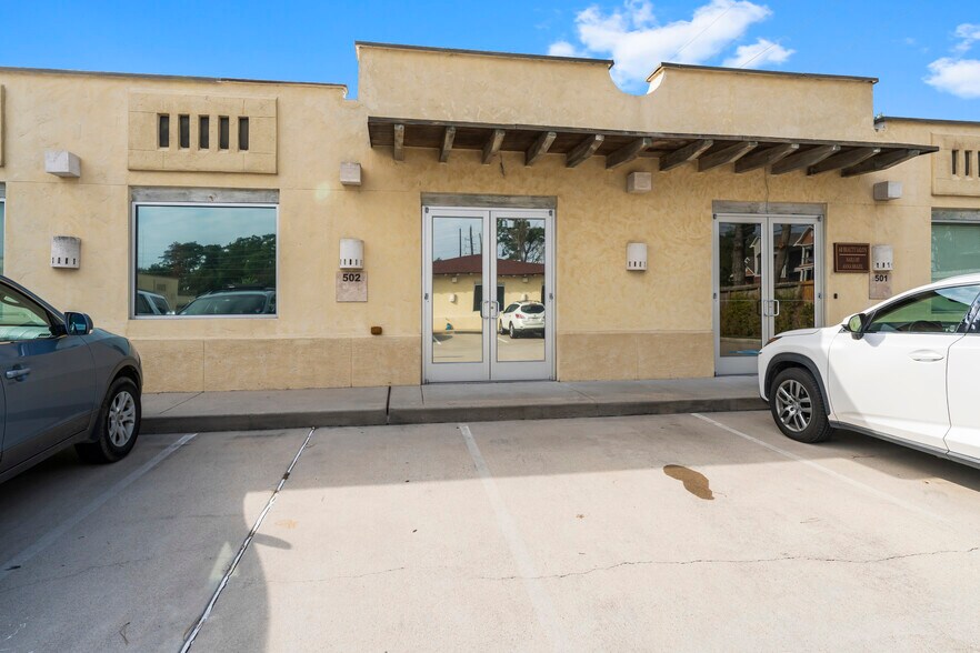 Primary Photo Of 25329 Budde Rd, The Woodlands Unknown For Lease