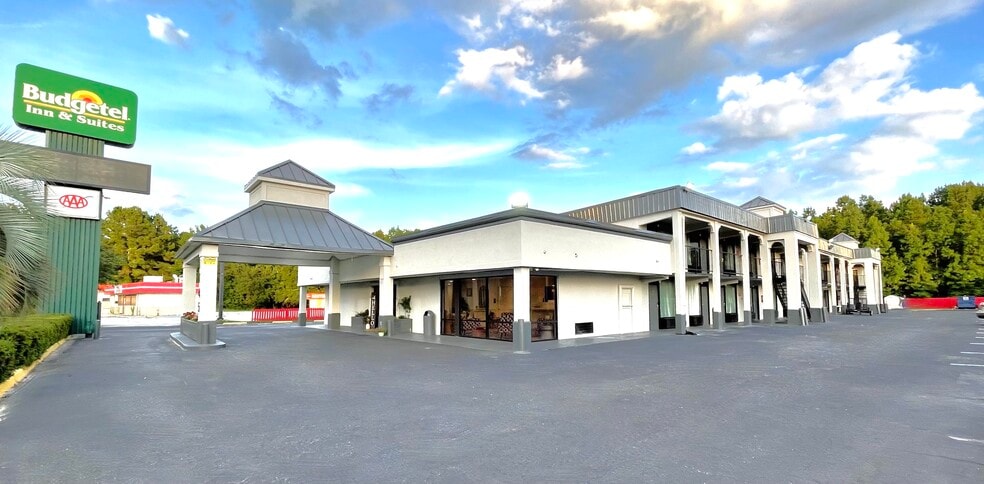 More Photos Of 1145 Sniders Hwy, Walterboro Hotel For Sale