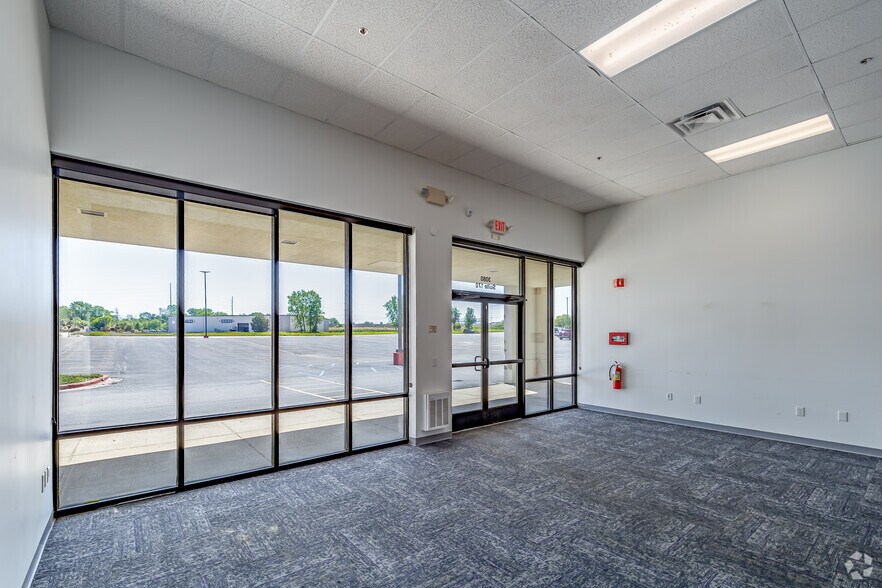 More Photos Of 3030-3136 S Linden Rd, Flint Unknown For Lease