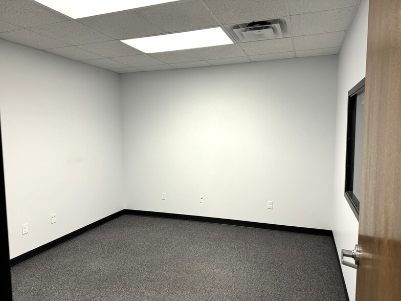 More Photos Of 7560 Rangewood Dr, Colorado Springs Medical For Lease